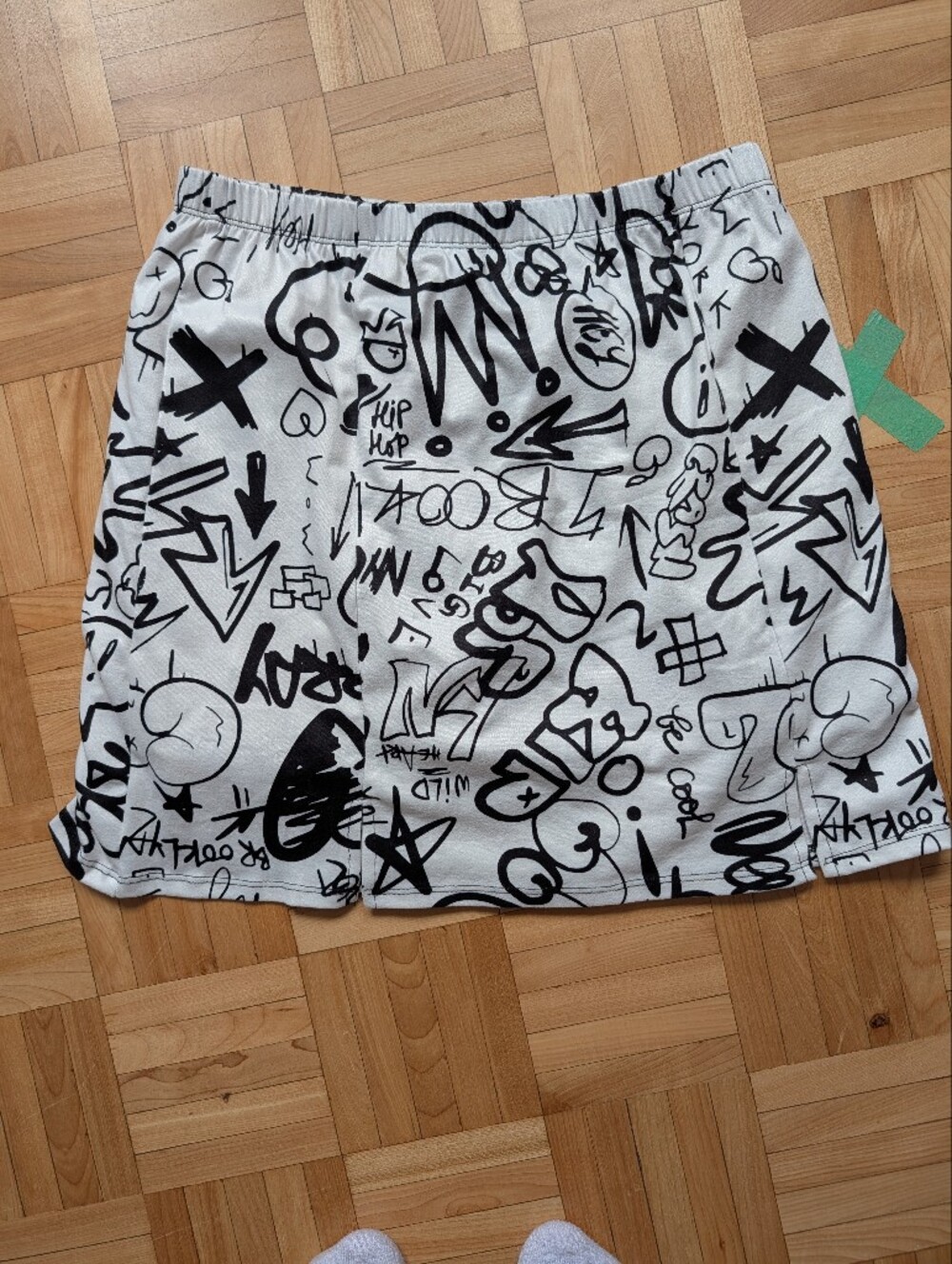 Graphic Print Black & White Skort